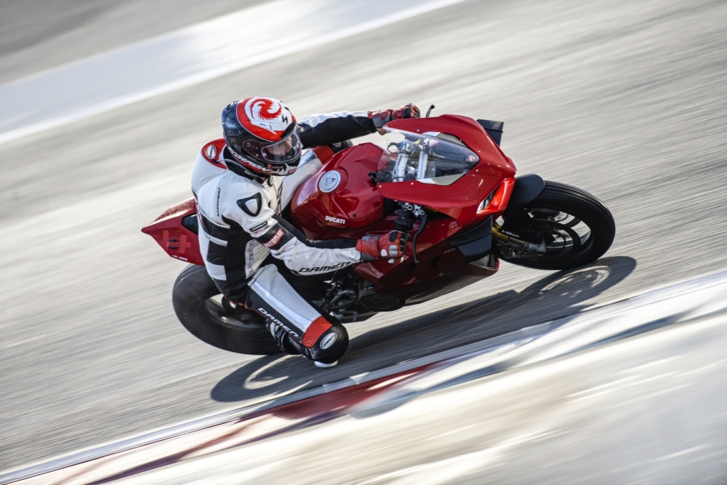 MotoPlus Ducati Panigale V4 S Eerste Test 04